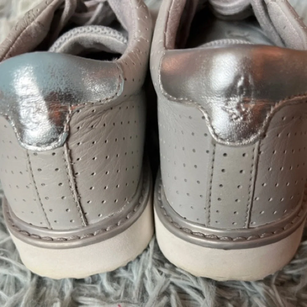 Sabine Sneakers